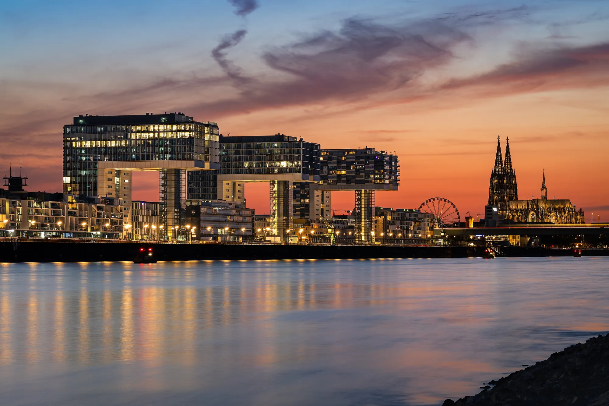 Kranhäuser am Kölner Rheinauhafen – Dom TT Bau in Köln-Merheim